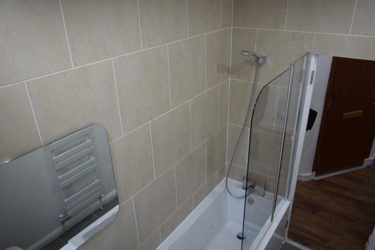 Glasgow Lovely Apartment D&N エクステリア 写真