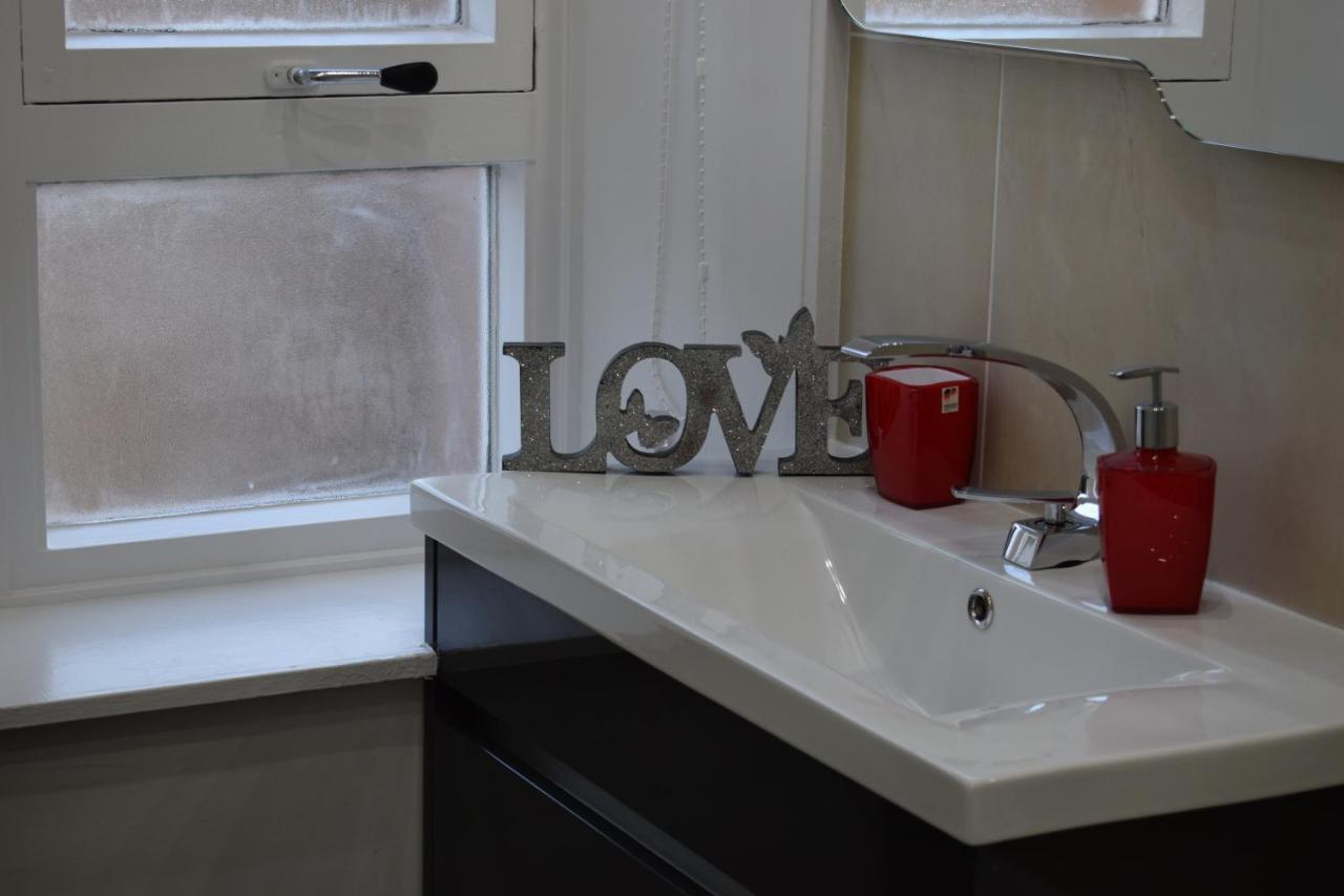 Glasgow Lovely Apartment D&N エクステリア 写真