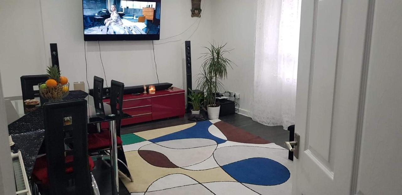 Glasgow Lovely Apartment D&N エクステリア 写真